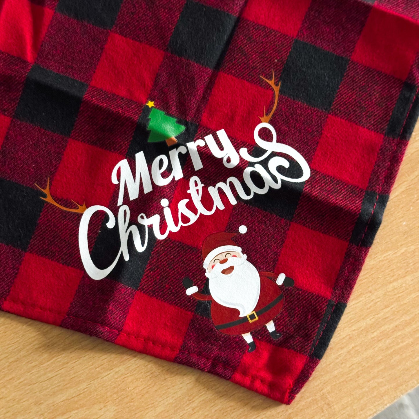 1 pcs Red plaid Pet Christmas Triangle Scarf, Dog Bandana, Santa Claus Letter Graphic Scarf For Holiday, Bib For Small, medium, large dog